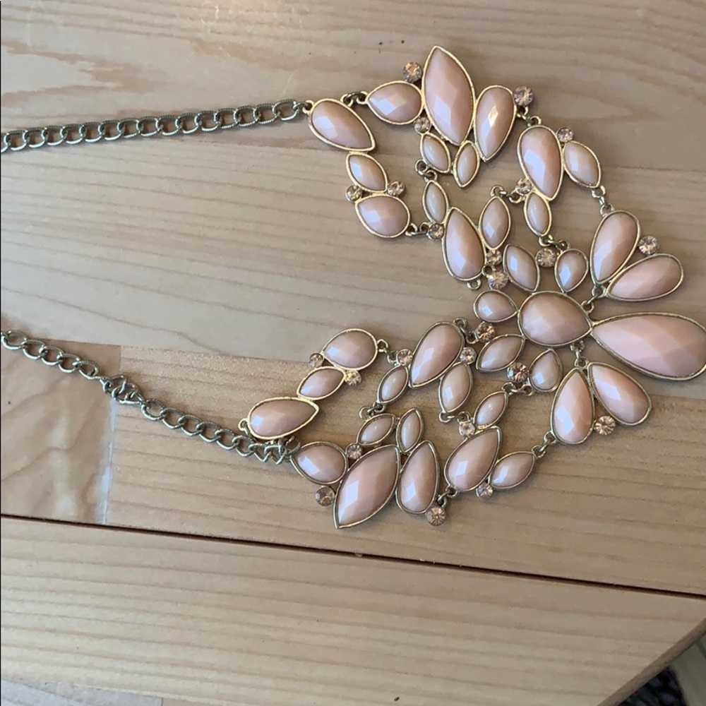 Collar necklace